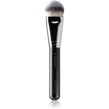 BrushArt Professional B1 Flat foundation brush pensula pentru aplicarea produselor cu consistenta lichida sau cremoasa