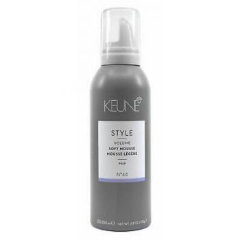 Spuma pentru Fixare Lejera si Volum - Keune Style Volume Soft Mousse, 200 ml ieftina