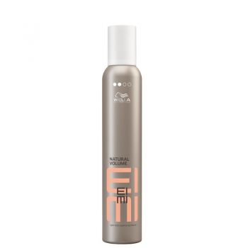 Spuma pentru Volum cu Fixare Flexibila - Wella Professionals Eimi Natural Volume Mousse, 300 ml