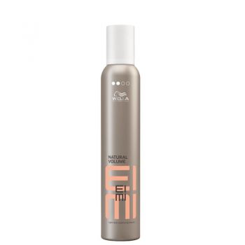 Spuma pentru Volum cu Fixare Flexibila - Wella Professionals Eimi Natural Volume Mousse 300 ml