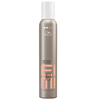 Spuma pentru Volum cu Fixare Flexibila - Wella Professionals Eimi Natural Volume Mousse, 500 ml