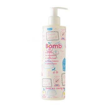 Lotiune de corp Sweet as Cherry Pie, Bomb Cosmetics, 300 ml ieftina