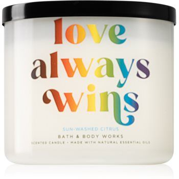 Bath & Body Works Love Always Wins lumânare parfumată