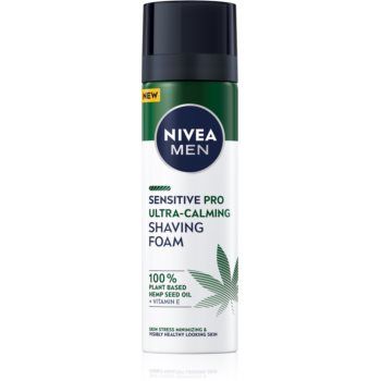NIVEA MEN Sensitive Hemp spumă pentru bărbierit cu ulei de canepa