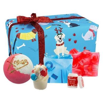 Set cadou Santa Paws 5 produse, bile de baie 2x160g + sare de baie 30g + sapun solid 100g + balsam buze 4.5g, Bomb Cosmetics