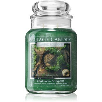 Village Candle Cardamom & Cypress lumânare parfumată (Glass Lid)