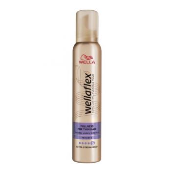 Spuma pentru Par Subtire cu Fixare Ultra Puternica - Wella Wellaflex Mousse Fullness Ultra Strong Hold, 200 ml ieftina