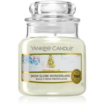 Yankee Candle Snow Globe Wonderland lumânare parfumată