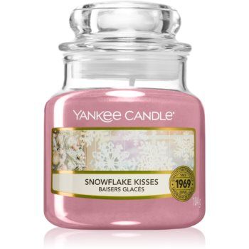 Yankee Candle Snowflake Kisses lumânare parfumată
