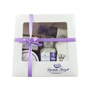 Set cadou Lavanda Story 3 (crema de corp, sare de baie, sapun, prosop, saculet) 550 g