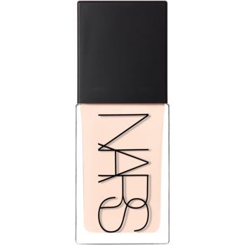 NARS Light Reflecting Foundation machiaj de stralucire pentru un look natural