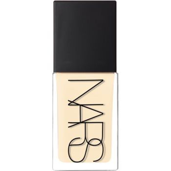 NARS Light Reflecting Foundation machiaj de stralucire pentru un look natural