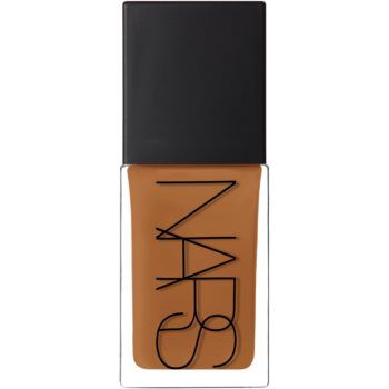 NARS Light Reflecting Foundation machiaj de stralucire pentru un look natural