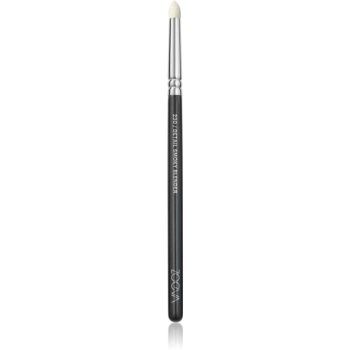 ZOEVA 230 Detail Smoky Blender pensulă pentru aplicarea precisă a fardului de pleoape