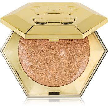 I Heart Revolution Honey Bear Pudra compacta ce ofera luminozitate