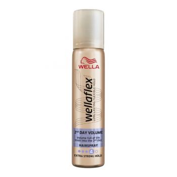 Fixativ Pentru Volum cu Fixare Extra Puternica - Wella Wellaflex Hairspray 2 Day Volume Extra Strong Hold, 75 ml ieftin