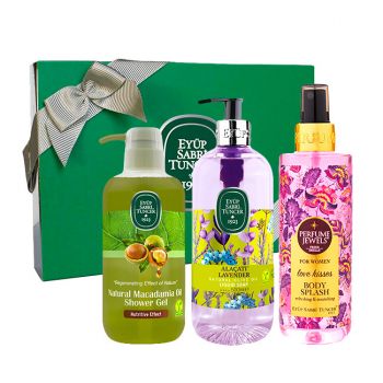 Set Cadou Eyup Sabri Tuncer, Gel De Duș Cu Ulei De Macadamia Natural 600 ml + Săpun Lichid Ulei De Măsline Alaçati Lavender 500 ml + Spray de Corp Love Kisses 250 ml de firma original