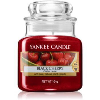 Yankee Candle Black Cherry lumânare parfumată Clasic mediu