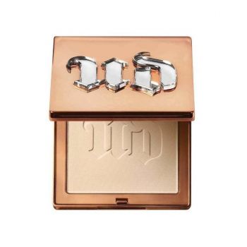 Fond de ten compact Urban Decay Stay Naked (Concentratie: Fond de ten, Gramaj: 6 g, Nuanta fond de ten: 30Wo)