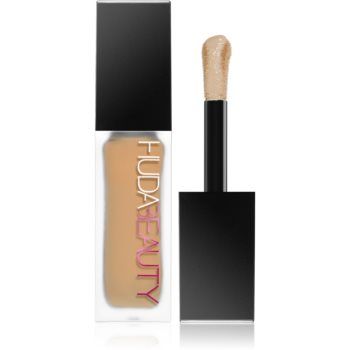 Huda Beauty Faux Filter Concealer anticearcan cu efect de lunga durata