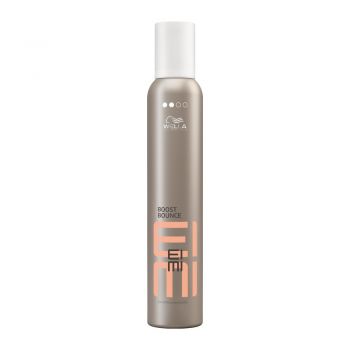 Spuma pentru Parul Cret Wella EIMI Boost Bounce 300 ml