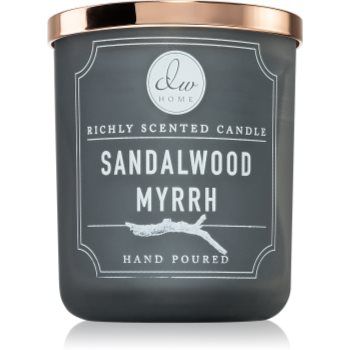 DW Home Signature Sandalwood Myrrh lumânare parfumată