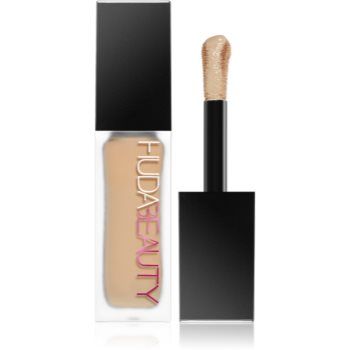 Huda Beauty Faux Filter Concealer anticearcan cu efect de lunga durata ieftin