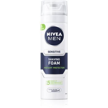 NIVEA MEN Sensitive spumă pentru bărbierit pentru barbati