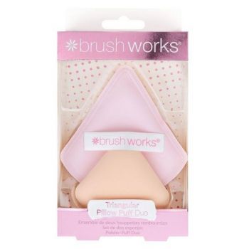 Set de 2 bureti triunghiulari Brushworks pentru aplicarea pudrei