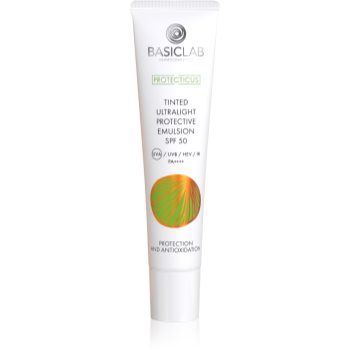 BasicLab Dermocosmetics Protecticus Fluid nuantator pentru ten gras și mixt