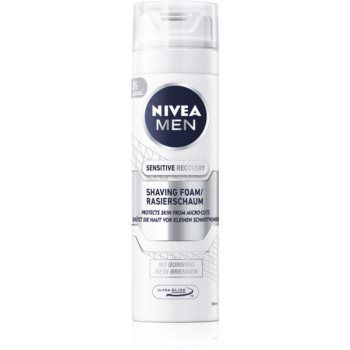 NIVEA MEN Sensitive spumă pentru bărbierit pentru barbati